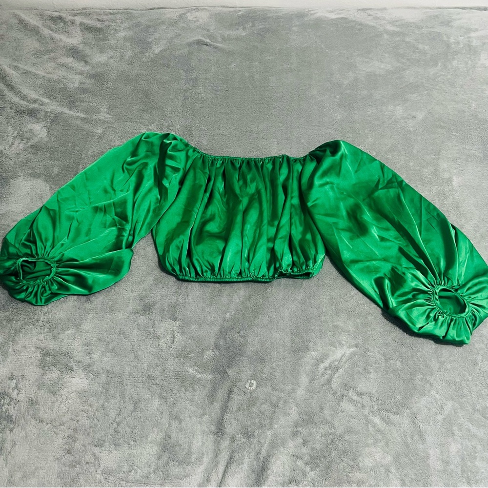 Beautiful emerald green crop top 💚